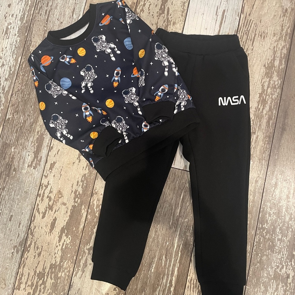 Boys NASA Sweat suit Set Size 4T